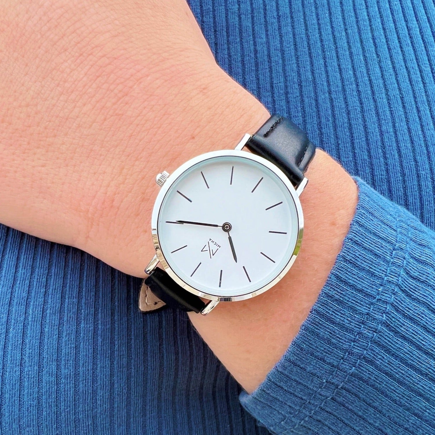 Classico / White & Silver / Black Leather